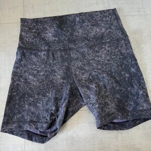 Lululemon Wunder Train Shorts Size 8